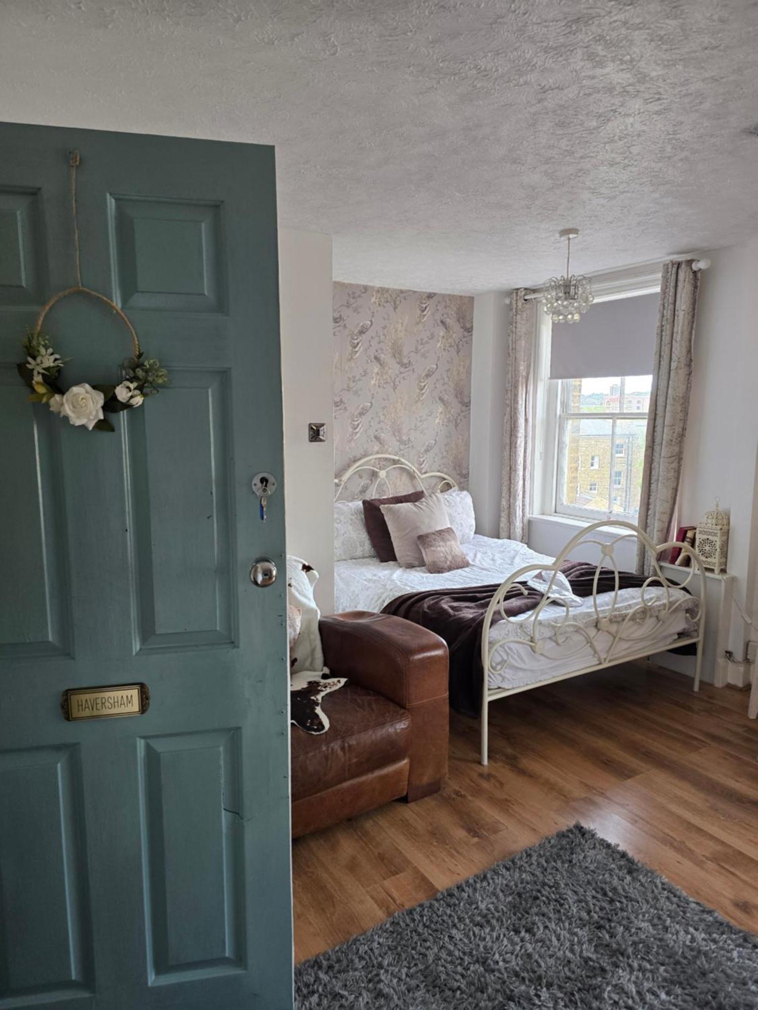 Havisham Studio Flat Rochester Me1 1Xz Strood Екстер'єр фото